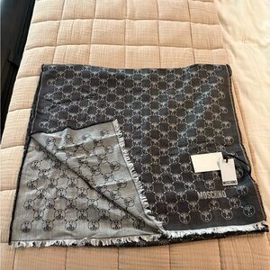 Moschino Black and Gray Patterned Scarf